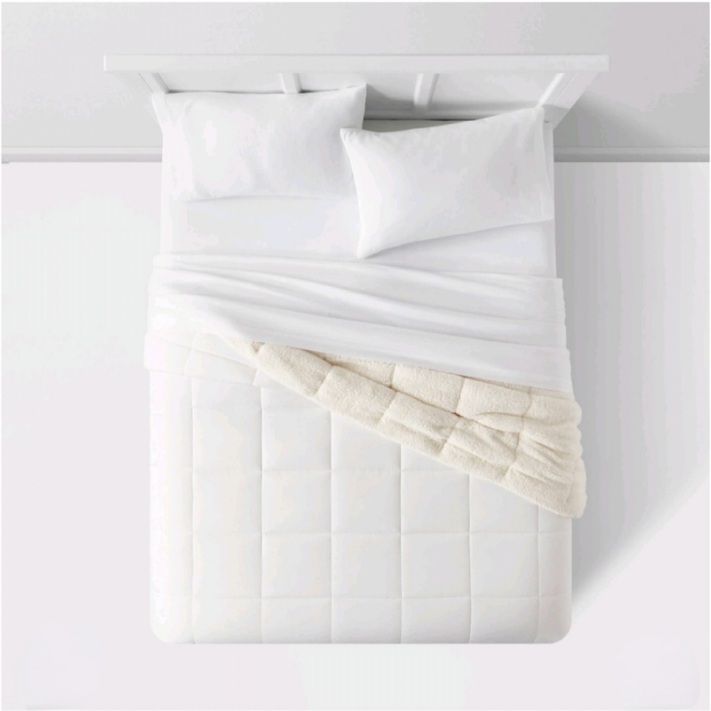 Room Essentials Faux Shearling Washed Microfiber Reversible Comforter white Twin